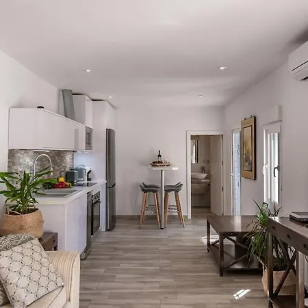 Town House With Roof Terrace In Heart Of * Viñuela