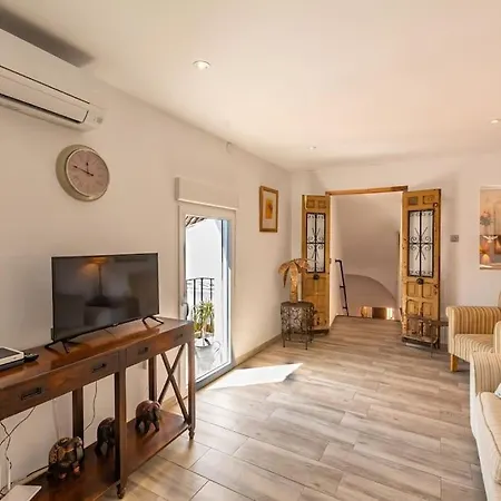 Town House With Roof Terrace In Heart Of * Viñuela