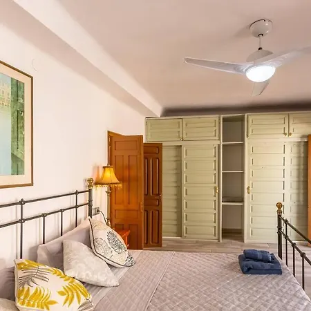 Appartement Town House With Roof Terrace In Heart Of *